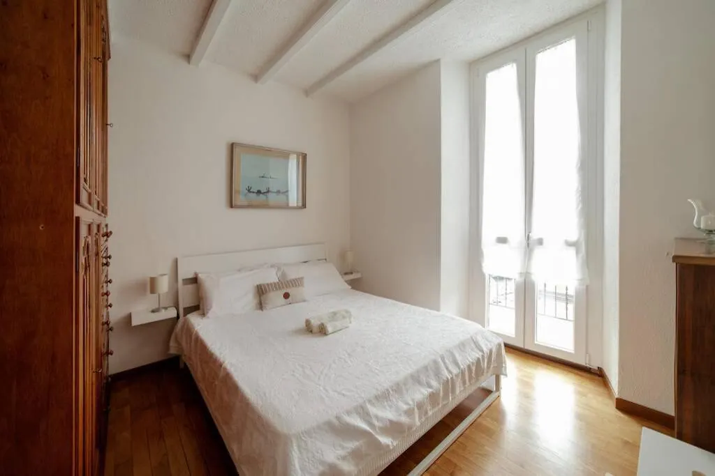 Apartment La Finestra Sul Lago, Appartamento In Pieno Centro Laveno