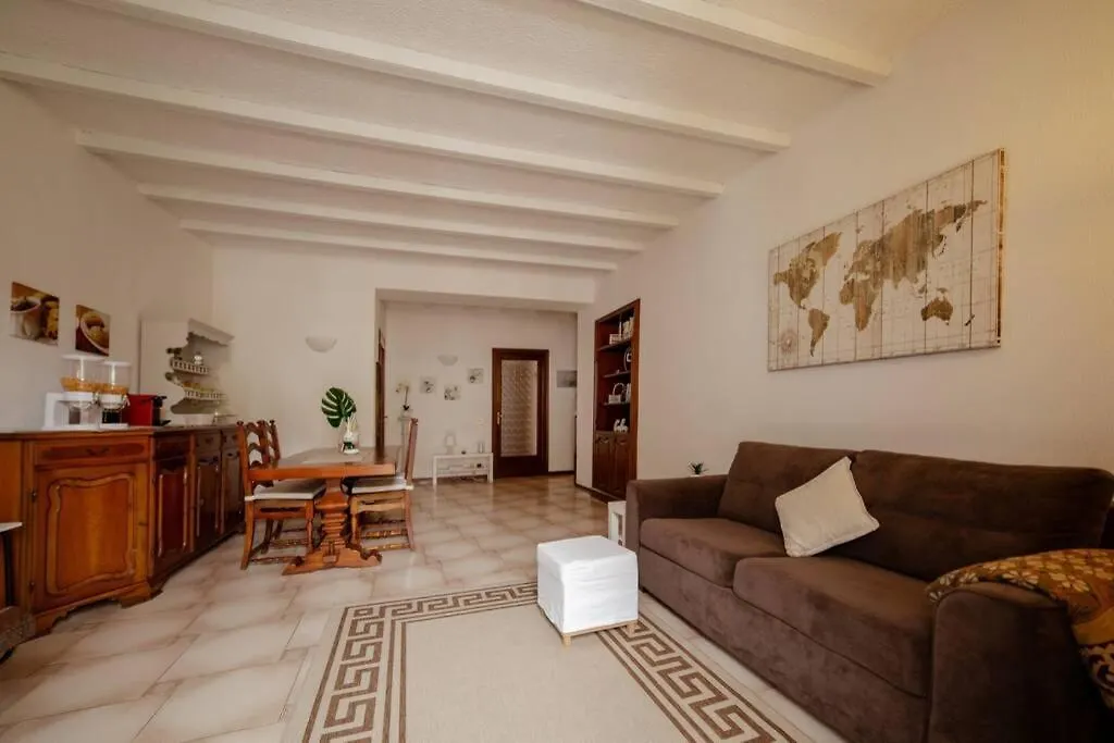 La Finestra Sul Lago, Appartamento In Pieno Centro Laveno Apartment