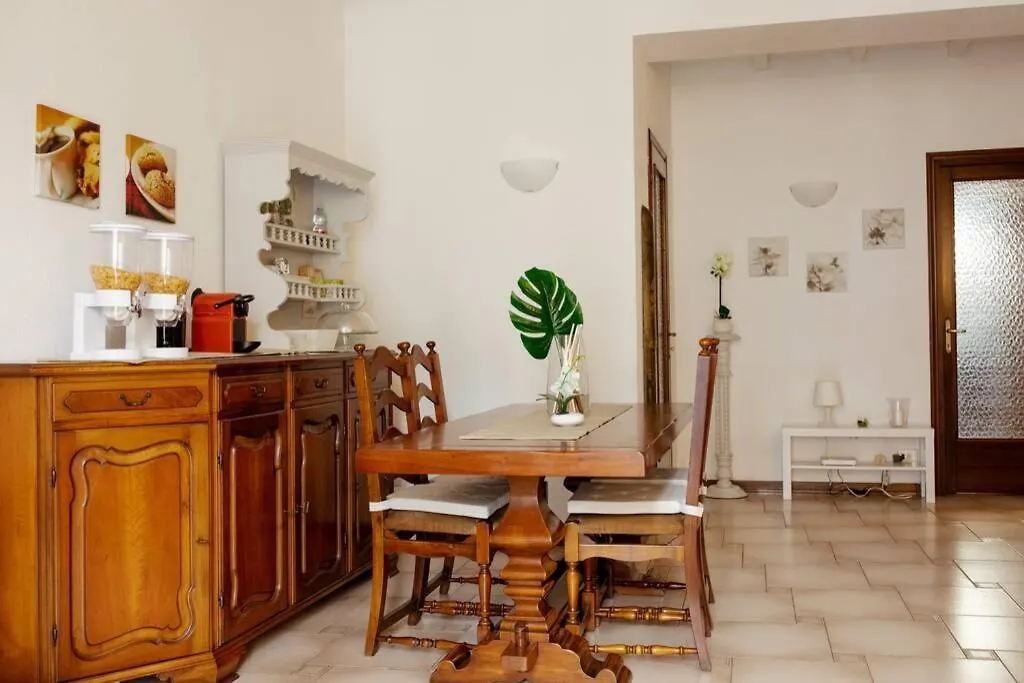 La Finestra Sul Lago, Appartamento In Pieno Centro Laveno Apartment
